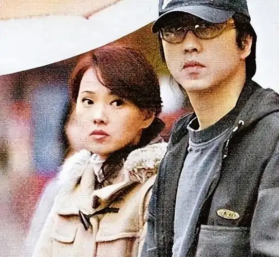 不知不觉63岁的庾澄庆已经再婚8年,第二任老婆为他生了一男一女