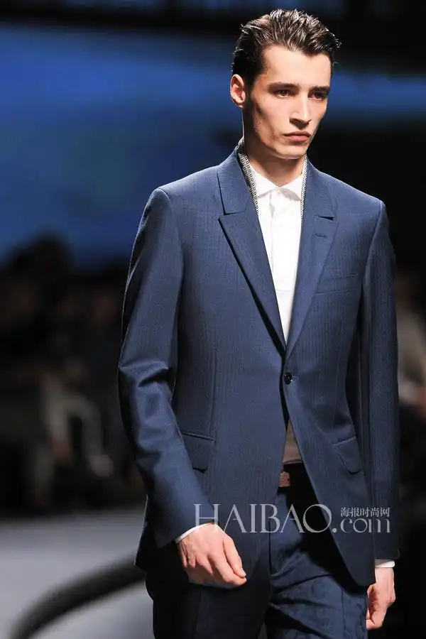 17最潮男神发型t台见分晓解读男士最潮发型趋势之绅士英伦大背头