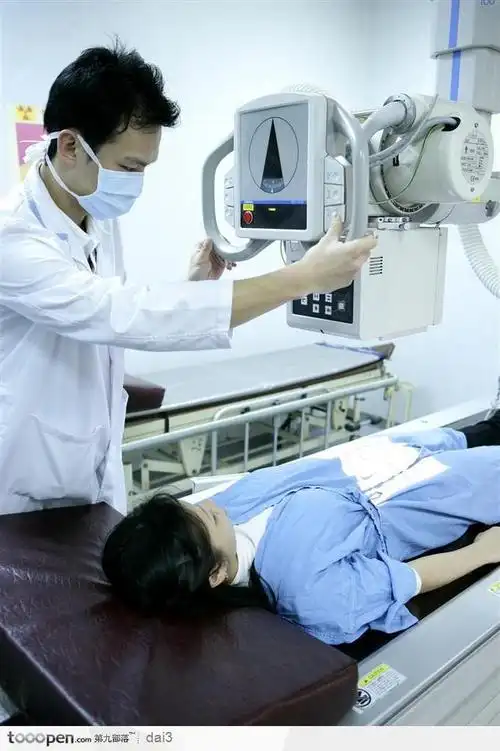 妇产小儿医疗-做检查的妇女