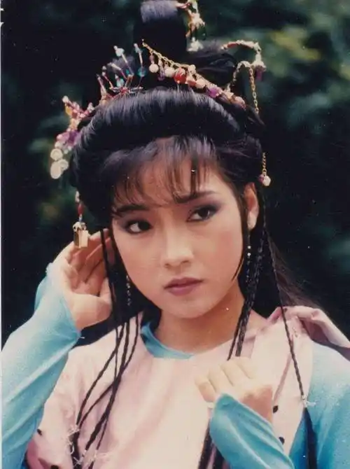 港剧中的古装美人,在巅峰期嫁人息影,是生活美满还是所托非人?