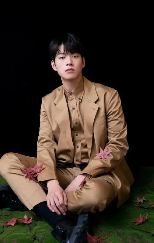 整理相册|魏大勋帅气养眼时尚写真    @魏大勋