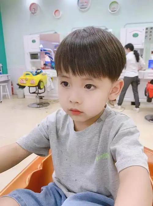 10岁到12岁之间的男童有哪些发型值得选择?