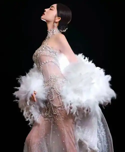 古力娜扎穿半透明,身材完美勾勒,如仙女下凡_明星_健身_照片