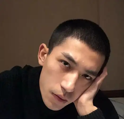 2019男生夏季发型 | 男生寸头分享 发型这个东西,说真!