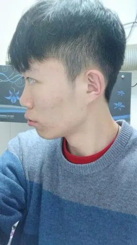 这是塌鼻梁长相吗