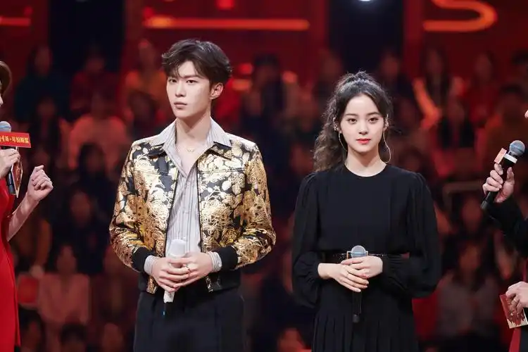 欧阳娜娜,范丞丞首度同台 合唱《世间美好与你环环相扣》