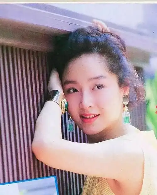 "洛阳女婿"万梓良:与前妻恬妮离婚后,如今两人现状差异很大|恬妞|演员