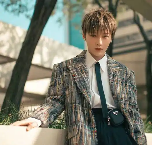 又酷又飒的刘雨昕,她不需要多解释什么_蜜蜂_街舞_偶像