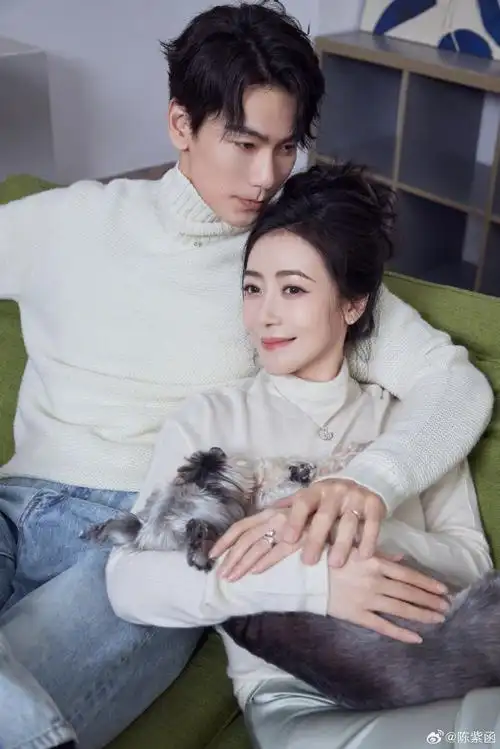 陈紫函戴向宇这该死的氛围感##陈紫函戴向宇时尚新娘封面