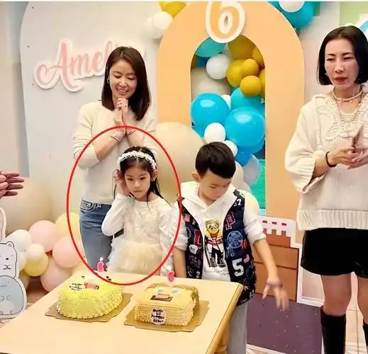 素颜挺大肚打球,高龄产子被嘲生育机器_霍建华_女儿_网友