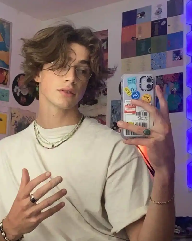 欧美风男生中分发型参考 男生发型分享