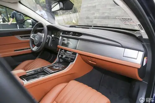 【捷豹xfl2019款2.