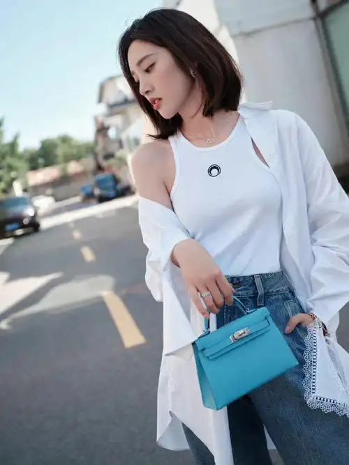 唐艺昕初秋出街随拍##唐艺昕初秋清爽感随拍