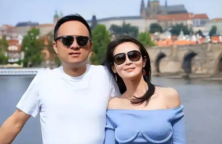 演员于明加:结婚13年不做饭,41岁事业家庭样样成功_生活_胡俊_家务