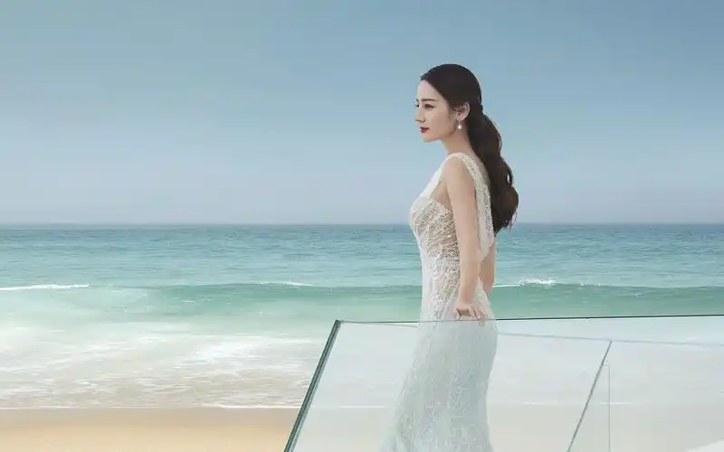 迪丽热巴鱼尾长裙高清桌面壁纸