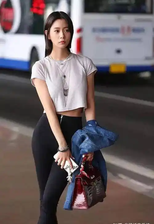 原创国外第一美女李成敏黄金比例迷人身材