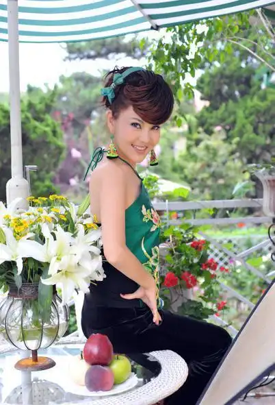 著名歌唱家乌兰图雅:草原上走出的蒙古之花,失恋后仍向往爱情