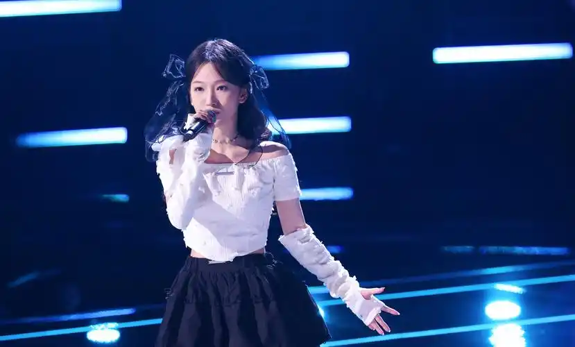 女,山东人,毕业于中国传媒大学,《中国好声音2022》学员