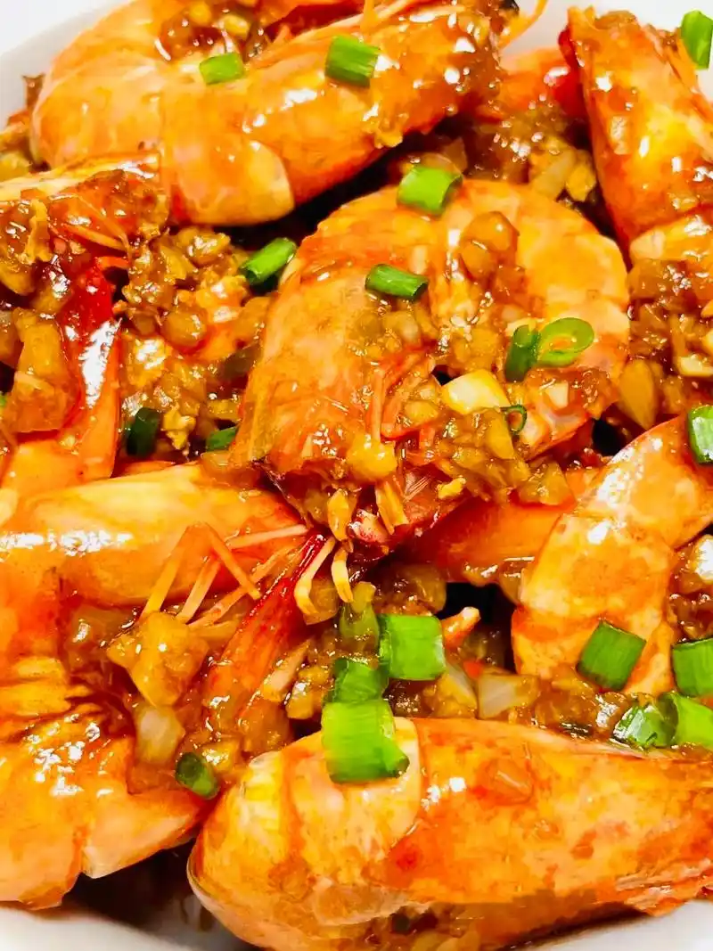 没想到这么好吃!油焖大虾做法敲简单的,虾裹着酱  - 抖音