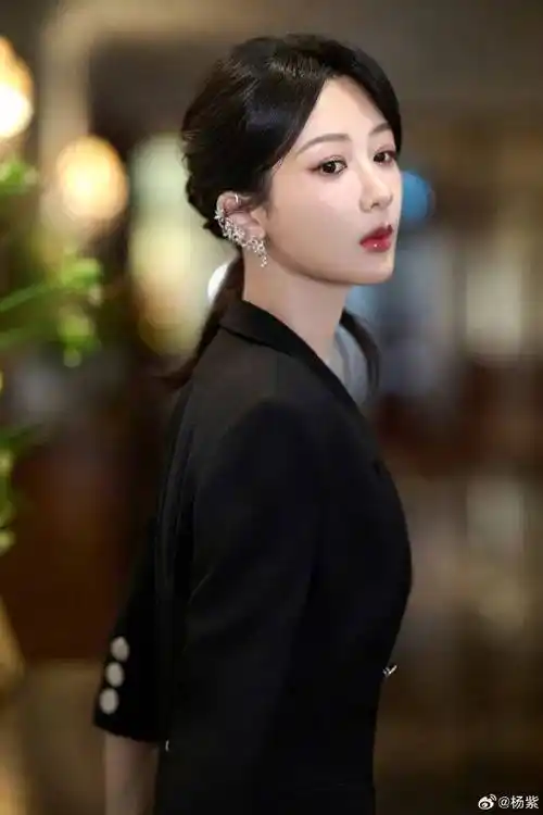 据公开资料,杨紫,1992年11月6日出生于北京市,中国内地影视女演员.