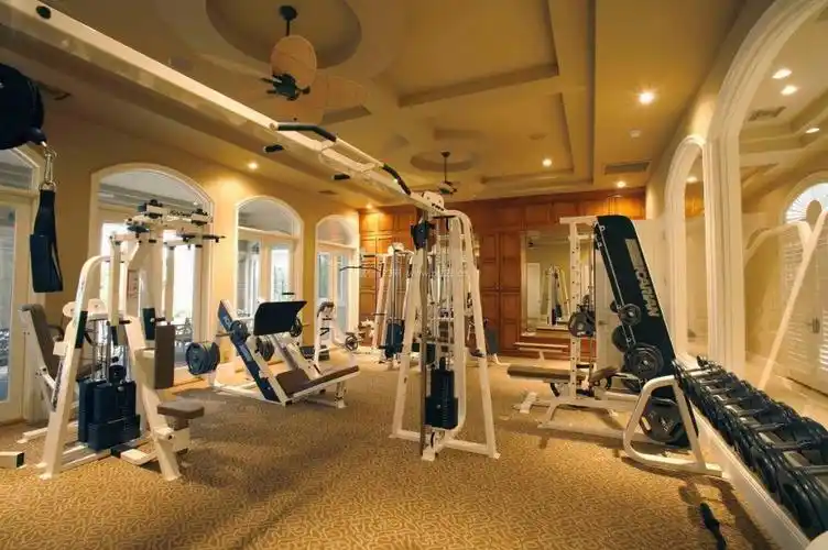 别墅家庭健身房吊顶装修设计效果图