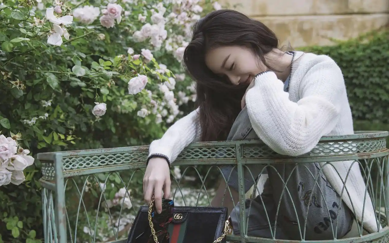 首页 桌面壁纸 倪妮性感户外写真高清桌面壁纸上一张下一张查看原图