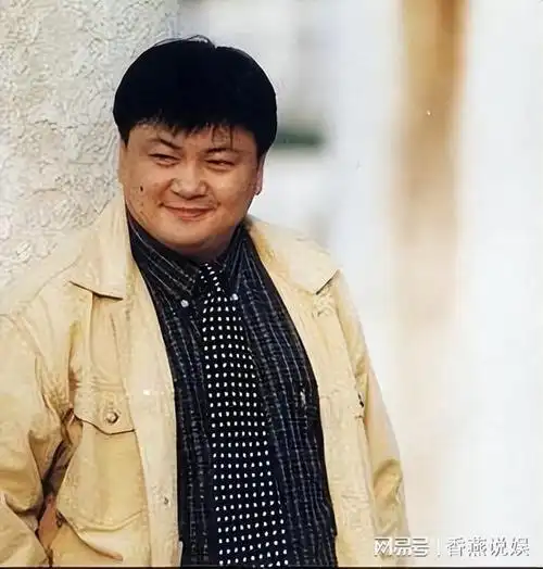 洪剑涛:与初恋结婚,姐弟恋也很甜蜜,如今儿子是他的骄傲