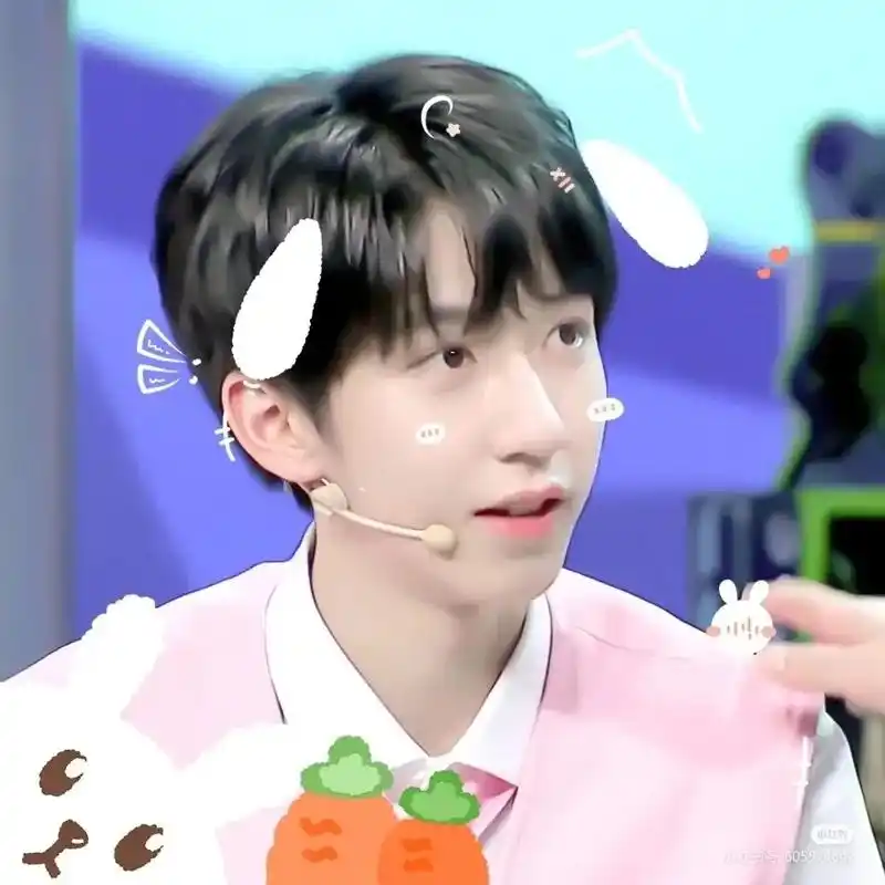 贺峻霖可爱照片 - 抖音