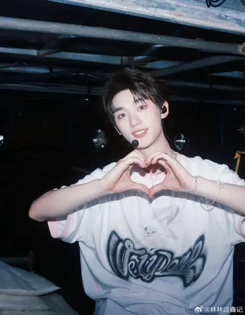 我的大明星#丁程鑫#,七夕快乐  我永远喜欢你,永远选择你,永远只爱你