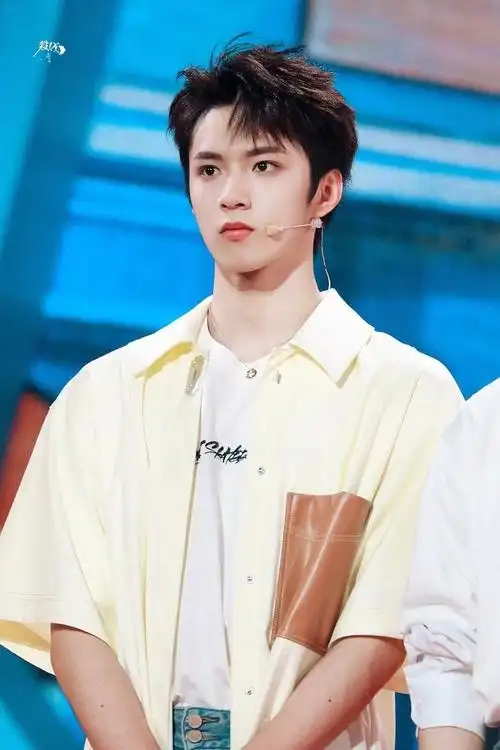 刘耀文剪短发了短毛小狗我疯狂rua