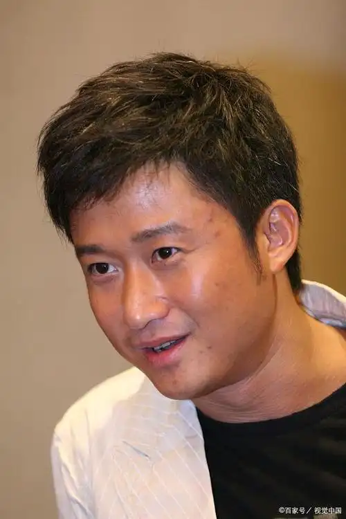 吴京,本名吴京南,是中国著名的演员,导演,编剧和制片人.