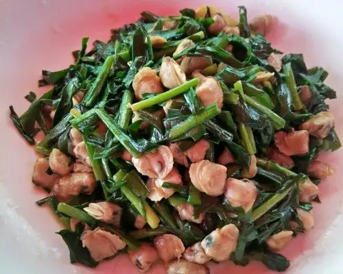 蚬肉炒韭菜的做法