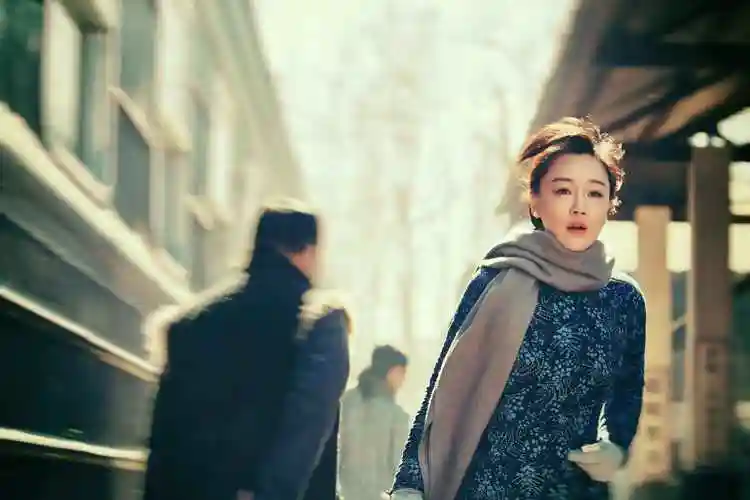 《光荣时代》热播 薛佳凝化身双面特工颠覆自我