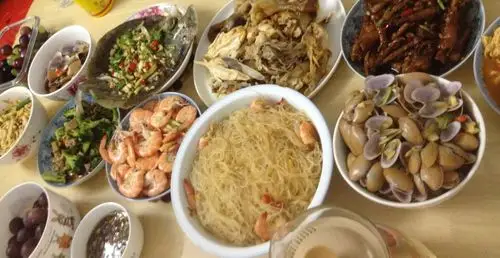 小姑子来我家里吃饭我做了一桌子饭菜小姑子的表现让我很委屈