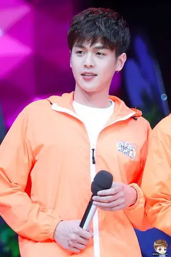 160119 快乐大本营录制.