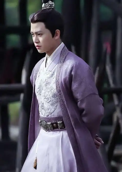 《锦衣之下》陆大人帅照合集,眼神好吸引人,最后一张太撩人