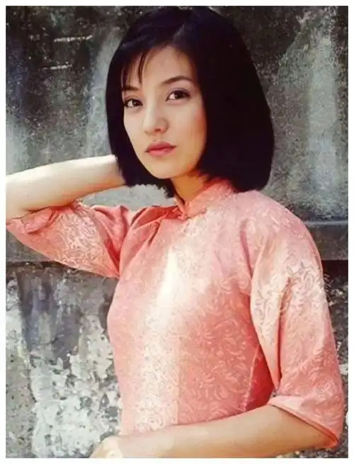 赵薇寻找新金主传与李湘王岳伦恋情大张伟或有私生子