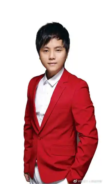 郑源用独特魅力的源式唱腔,独特