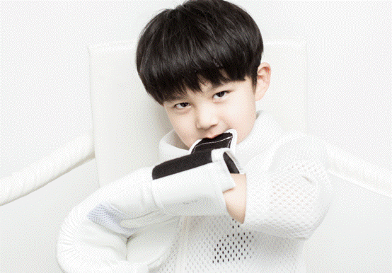 小学生男适合剪什么发型图片个人眼光选出以下发型