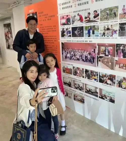 霍启刚郭晶晶最新全家福曝光!大女儿最美像朱玲玲,长得比妈妈惊艳