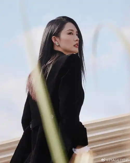 伯爵星光##piagetrose##vogue时尚之力盛会##李沁黑白知性风