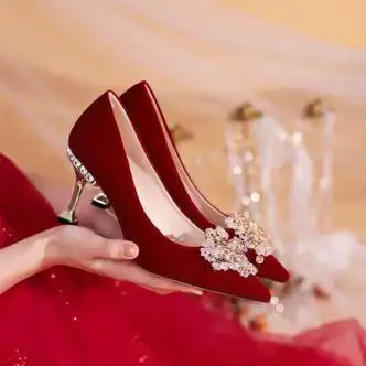 秀禾服新娘鞋23年新款红色高跟鞋不累脚敬酒鞋子酒红色细跟6厘米34