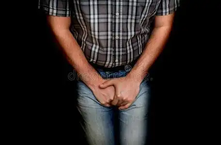 浴室 疾病 功能障碍 尿失禁 男人 感染 牛仔裤 疼痛 膀胱照片