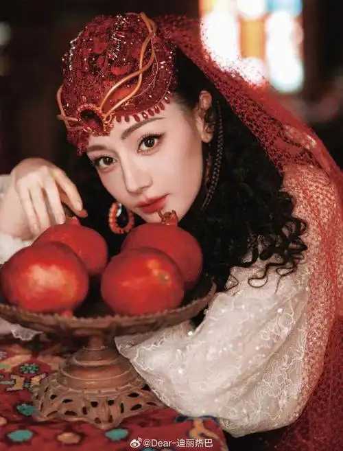 迪丽热巴|社交平台_网易订阅