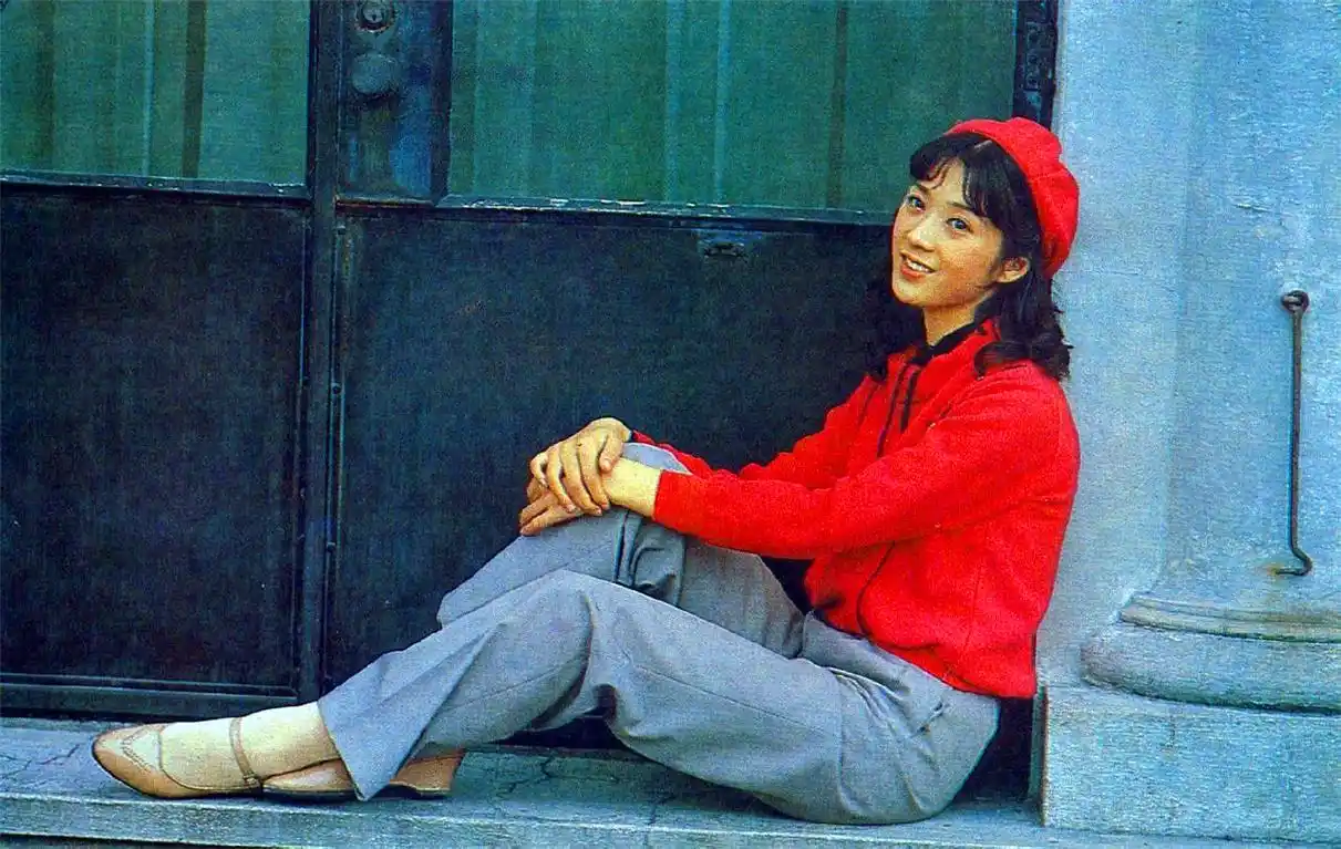 盘点:实拍80年代的中国女性,没有ps的处理,尽显端庄贤淑!