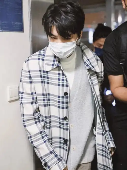 王俊凯新鲜机场照