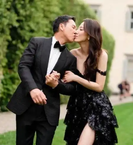 甄子丹汪诗诗结婚20周年在意大利补办婚礼,一家四口同框超温馨