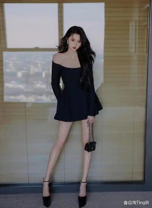 关晓彤驯服高跟鞋中!逆天大长腿