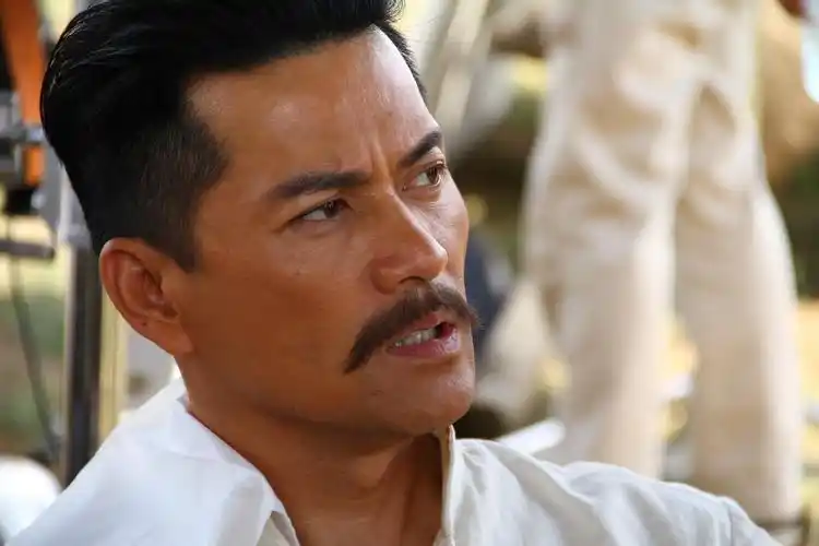 回顾吕良伟十年龙套无人问一朝尬舞天下闻三婚也很幸福