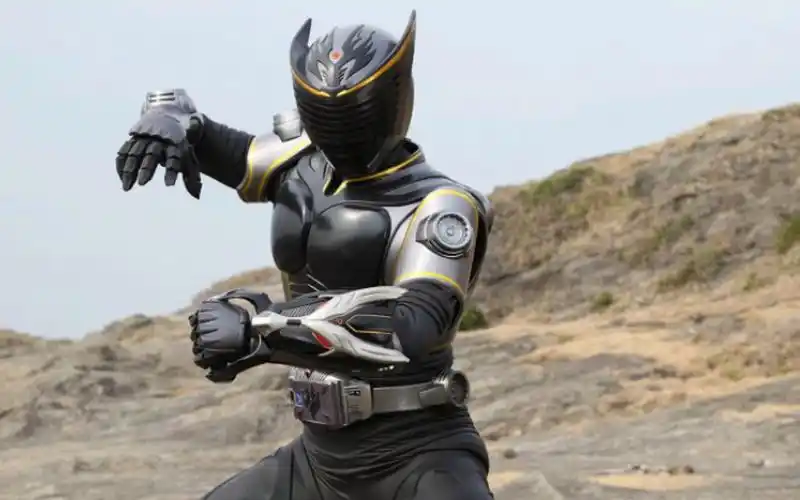 镜世界的邪恶骑士,假面骑士龙牙